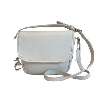 🩷Vintage Coach creed
0543-030💚Bone
made USA Rare🩷
Town bag flap🩷